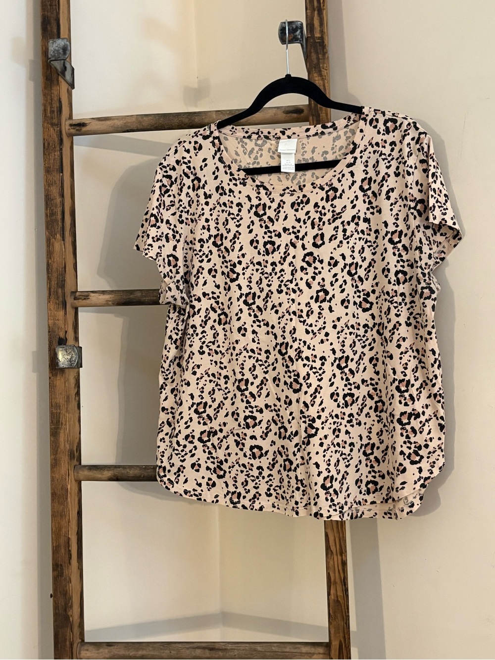 H&M Cream Leopard Short Sleeve Tee